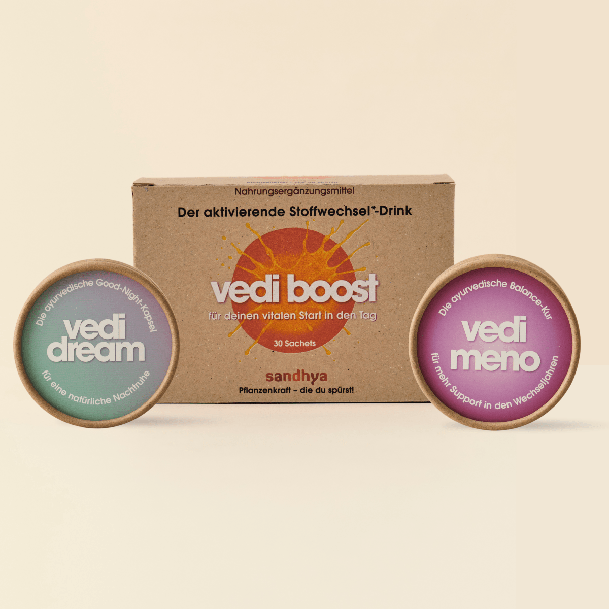 Menopause Trio von Sandhya: vedi dream Dose, vedi boost Box und vedi meno Dose als Packshot auf beigem Grund